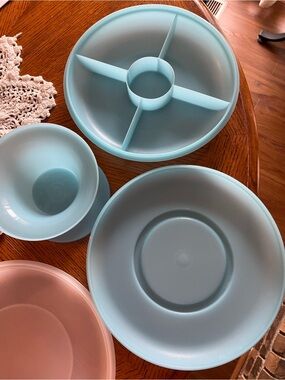 Tupperware Light Blue and Pink Serving Bowl & Sectioned Tray Set
